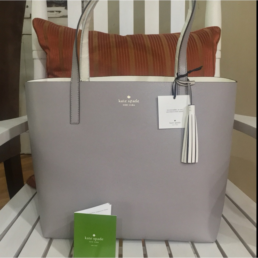 NWT- Kate Spade reversible Lakeland Drive tote in tan/white